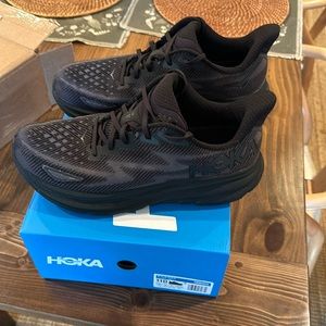 Hoka Clifton 9 - Men’s Size 11